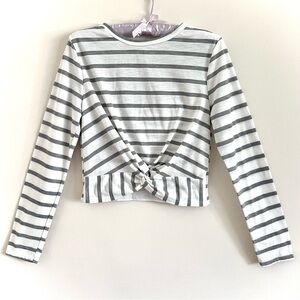 Gaze USA Long Sleeved Crop Top Front Twist Knot Black & White Stripes Juniors M